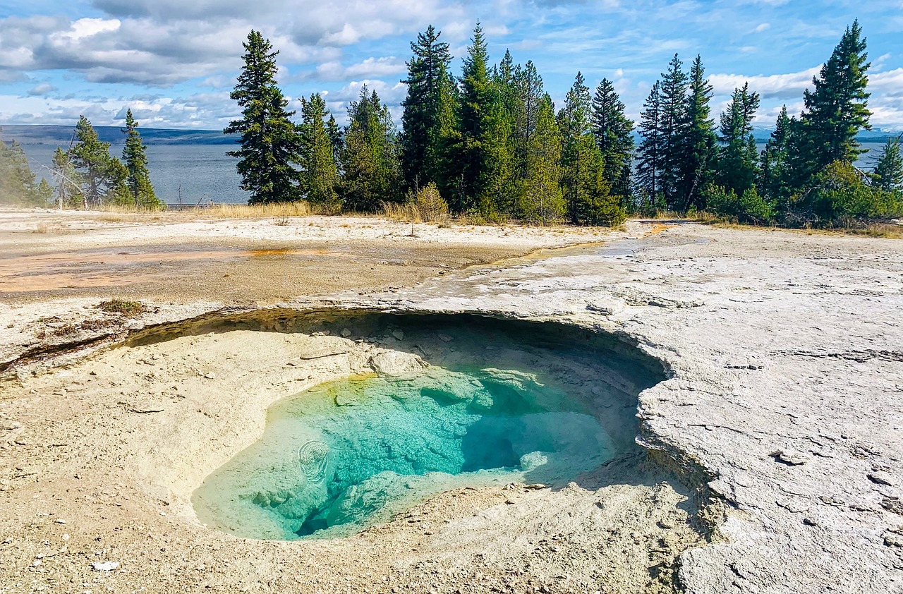 The Ultimate Guide to Snowmobiling in Yellowstone